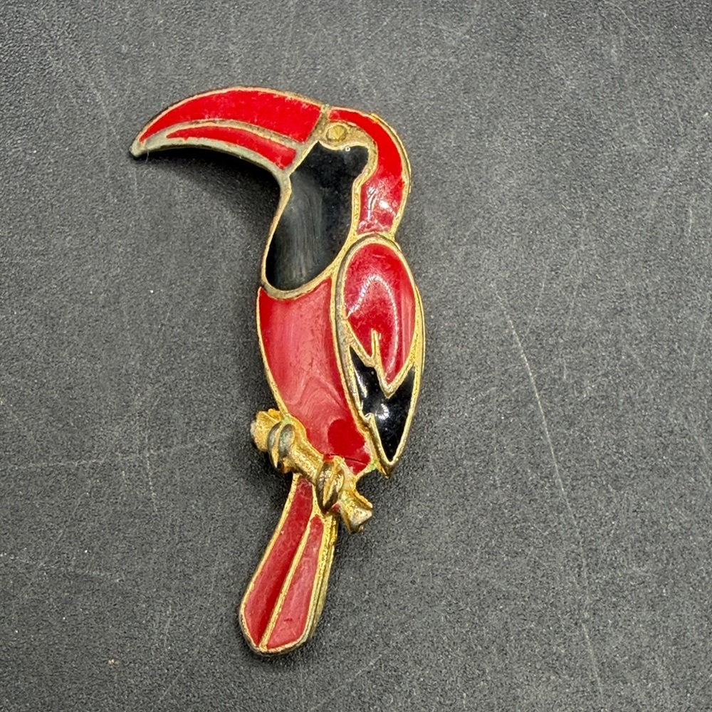 Vintage Red & Black Enamel Gold Tone Metal Toucan Bird Brooch Pin, Jewelry